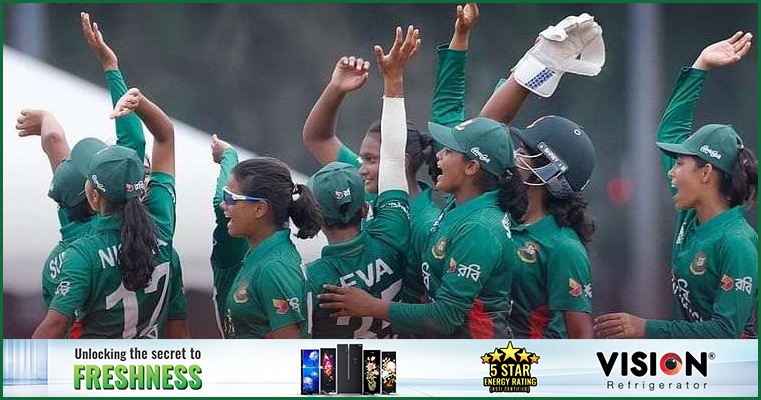 বিজয়ের দিনে ক্রিকেটে নারীদের জয়